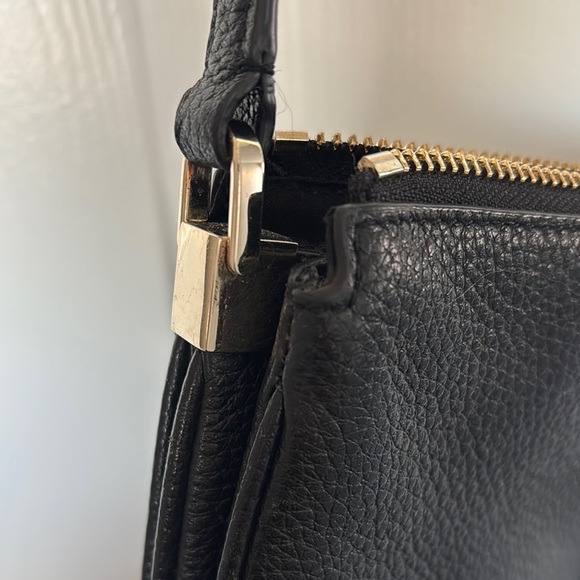 Kate Spade Black Crossbody Bag with Minimalist Design - Picture 5 of 8